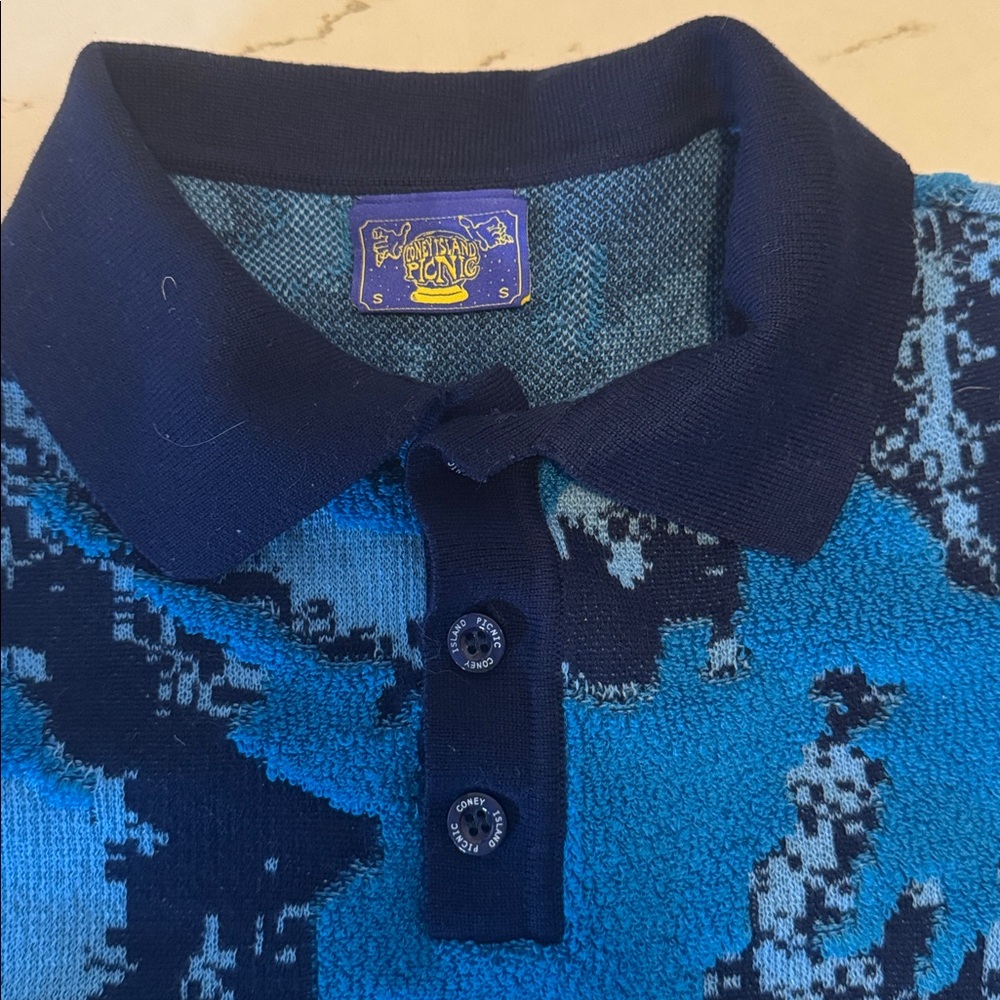 Blue Patterned Short Sleeved Collared Sweater - image 2